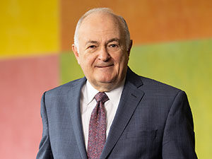 A portrait of steve Knapp