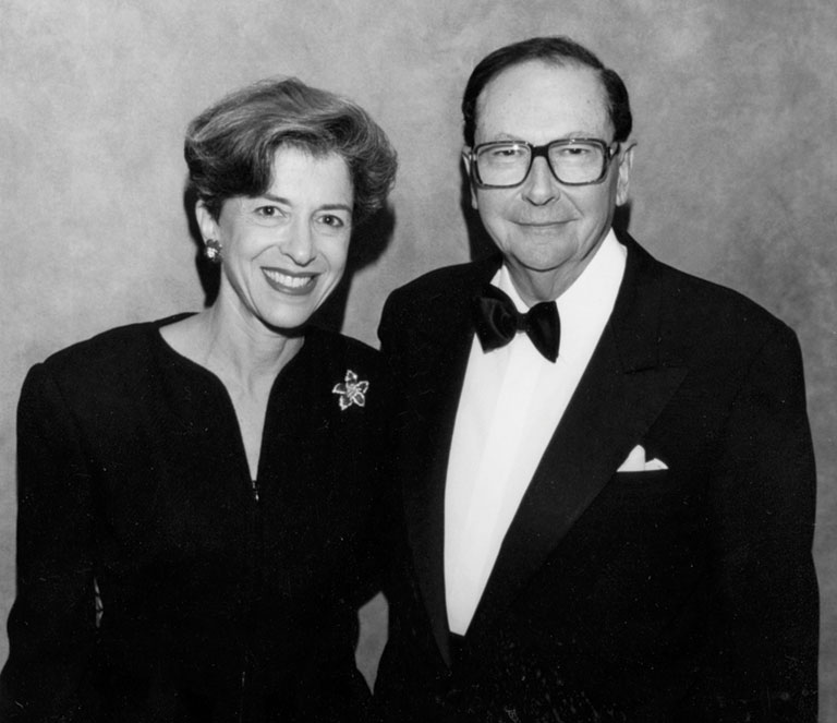 A black and White photo of Sheila and Milton Fine taken in 1997.